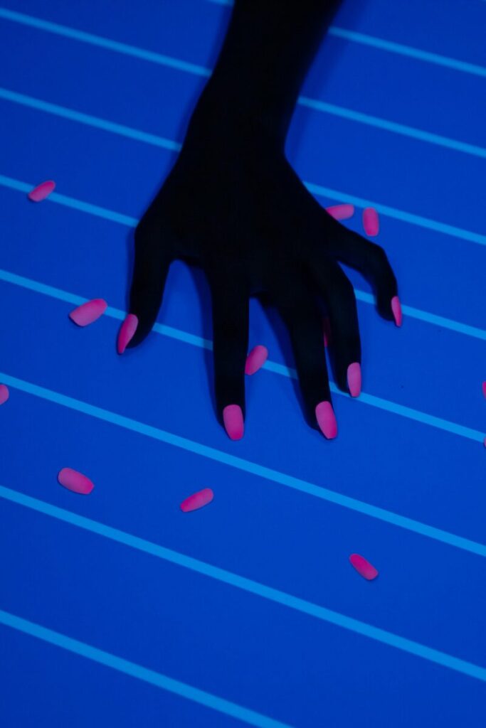 Bold hot pink summer nails 